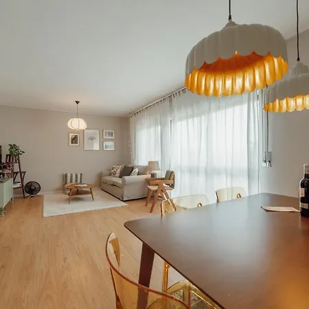 Bright & Stylish Near Parque Da By Vacationy *