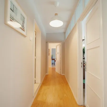 Bright & Stylish Near Parque Da By Vacationy דירה *